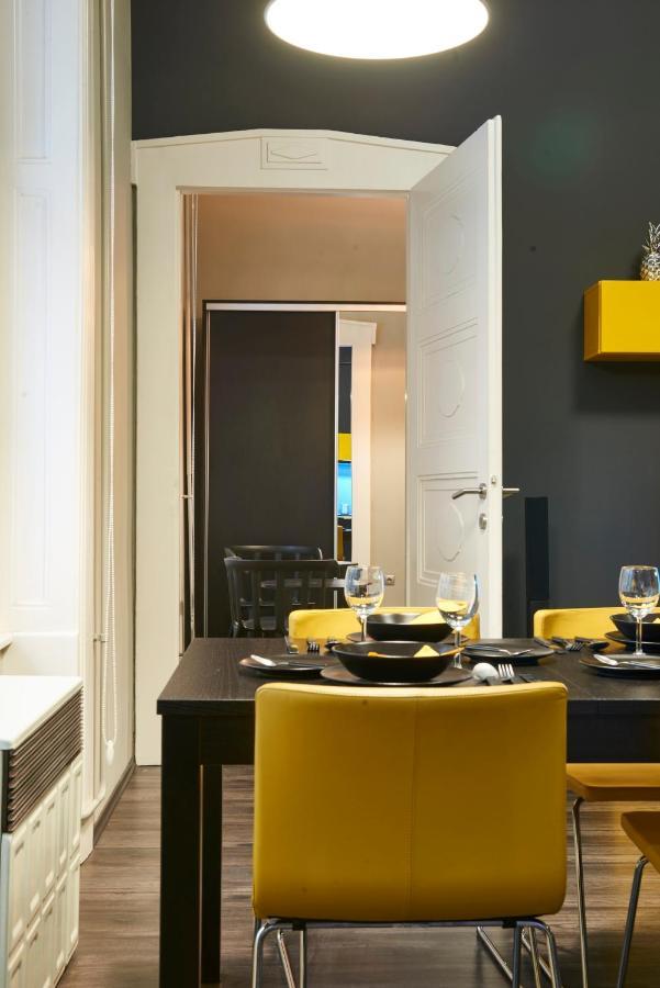 Central Location Yellow-Black Apartment Budapest Kültér fotó