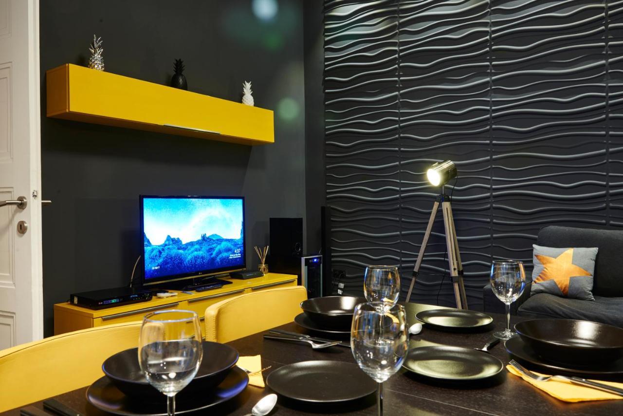 Central Location Yellow-Black Apartment Budapest Kültér fotó